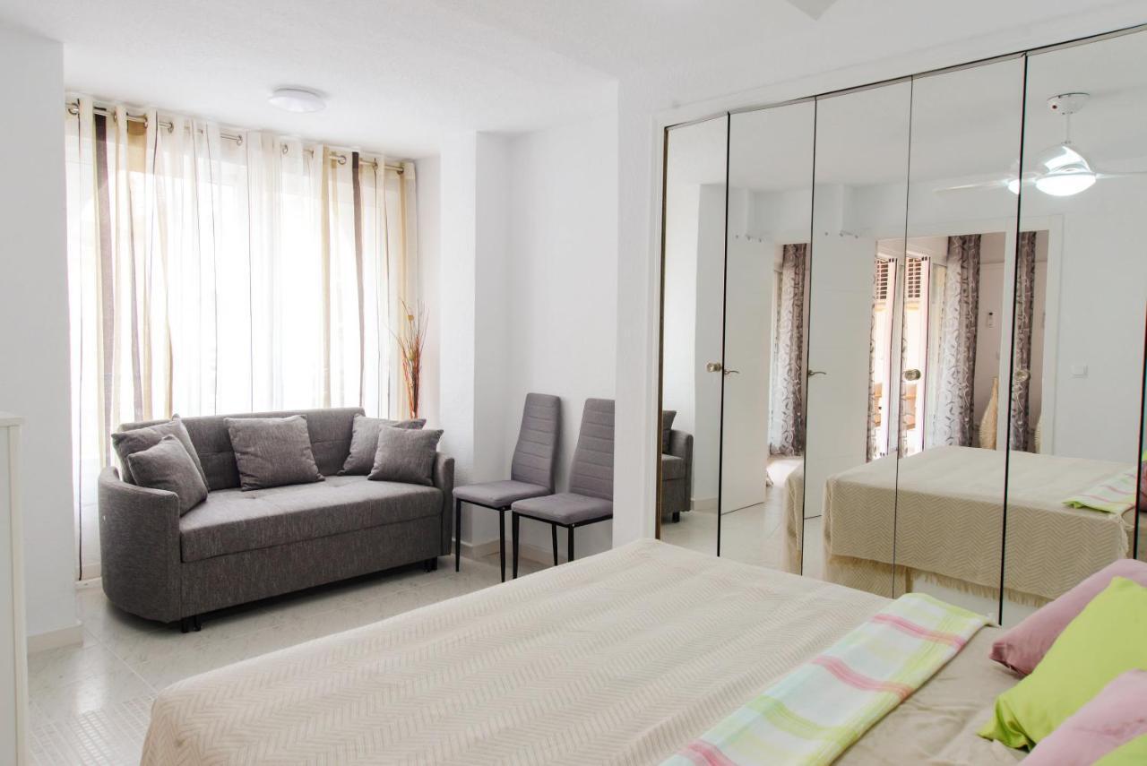 Holiday Suite Playa Del Cura Торевьиа Экстерьер фото